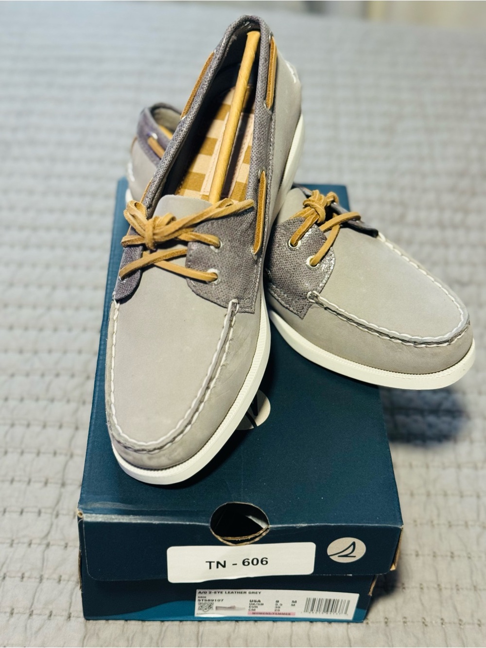 Sperry A/O 2-Eye Leather Boat Shoes, Grey, Women’s Size 8, New